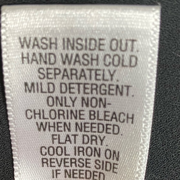 Simply Vera Vera Wang Black tank with sequins Small - Picture 8 of 8